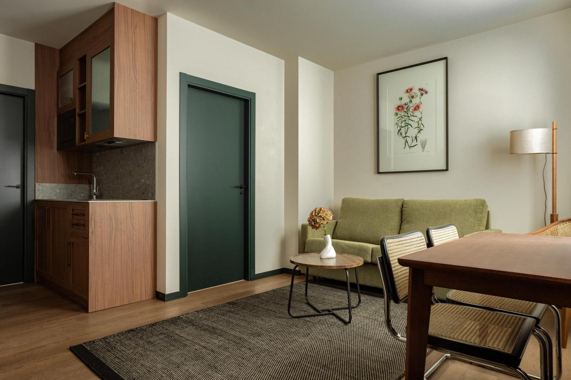 Batimont Suites & Apartments Бильбао Экстерьер фото